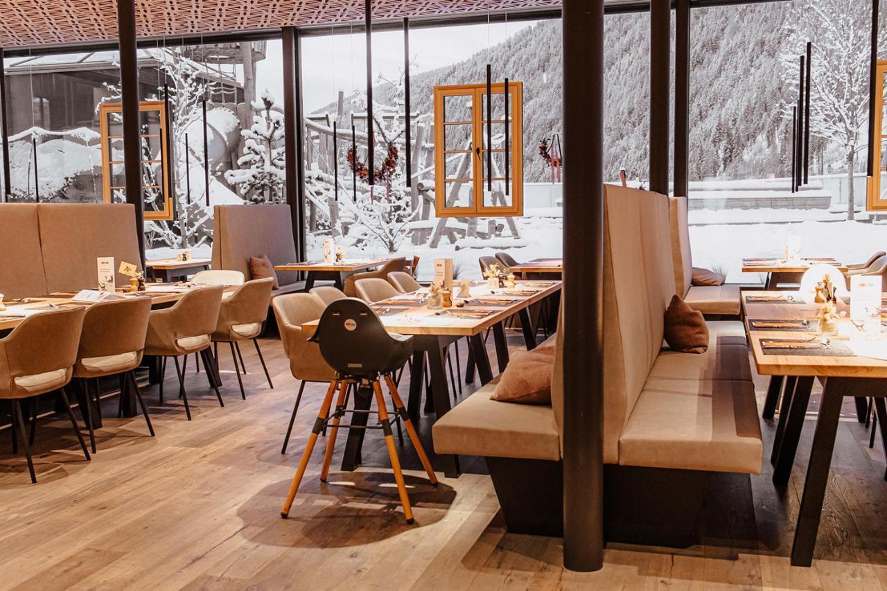 Familienhotel Huber Valles Bagian luar foto
