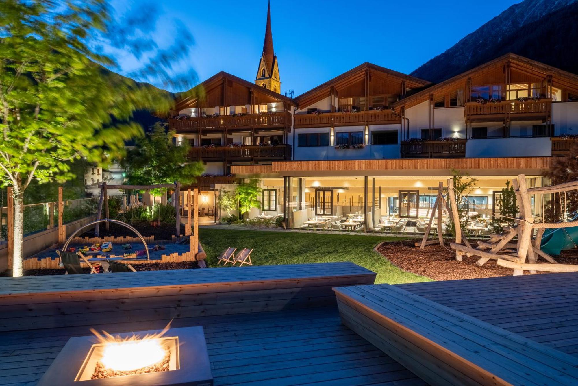 Familienhotel Huber Valles Bagian luar foto