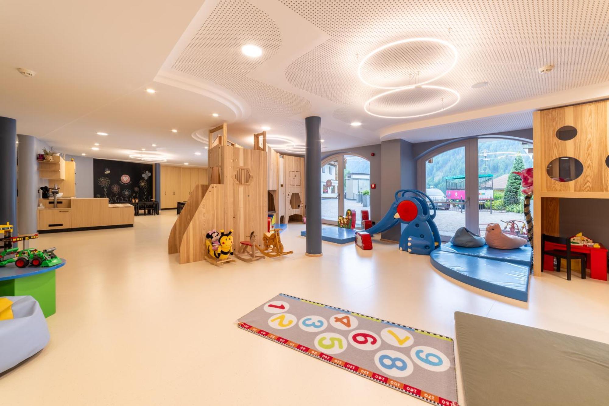 Familienhotel Huber Valles Bagian luar foto